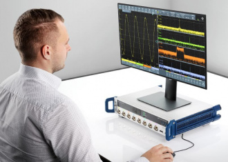 Rohde and Schwarz MXO 5C example application with external screen and mouse (not supplied)